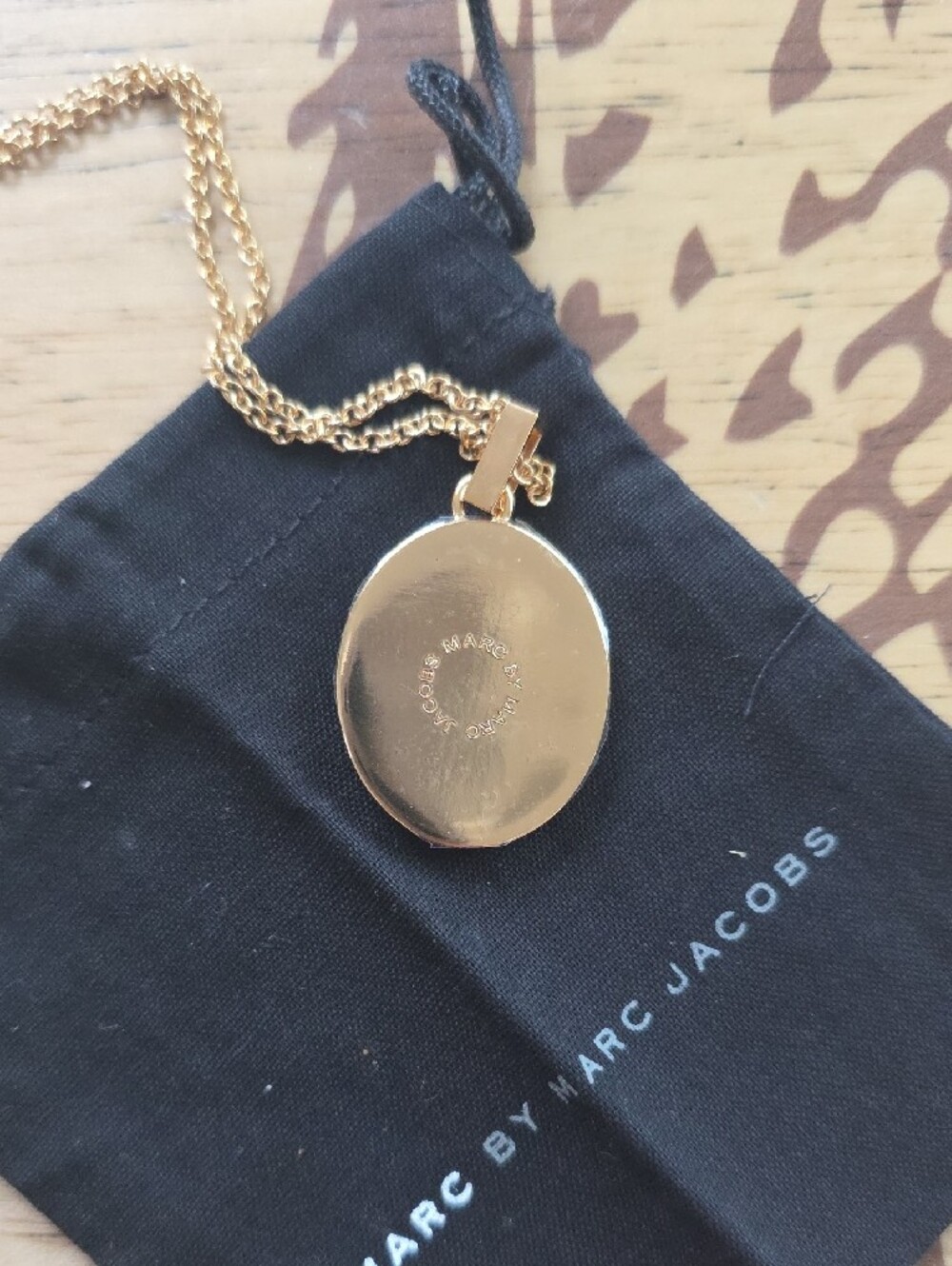 Marc By Marc Jacobs French Bulldog Cameo Pendant Necklace - Picture 6 of 6